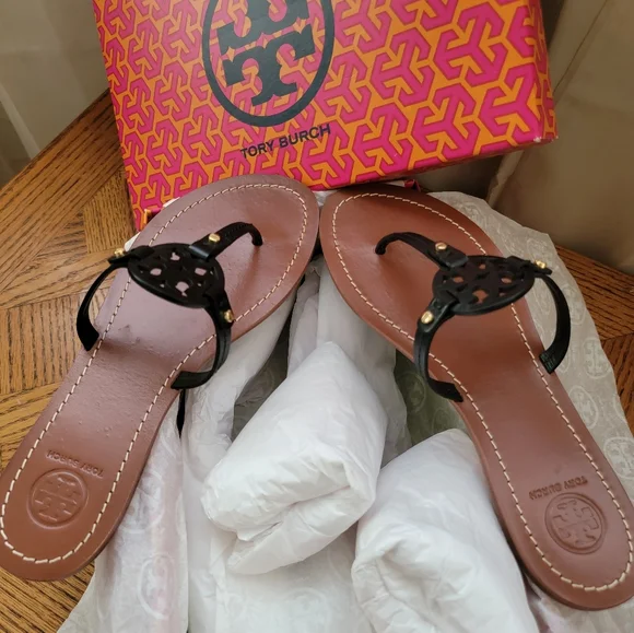 Tory Burch Mini Miller Leather Flat Thong - Picture 6 of 6